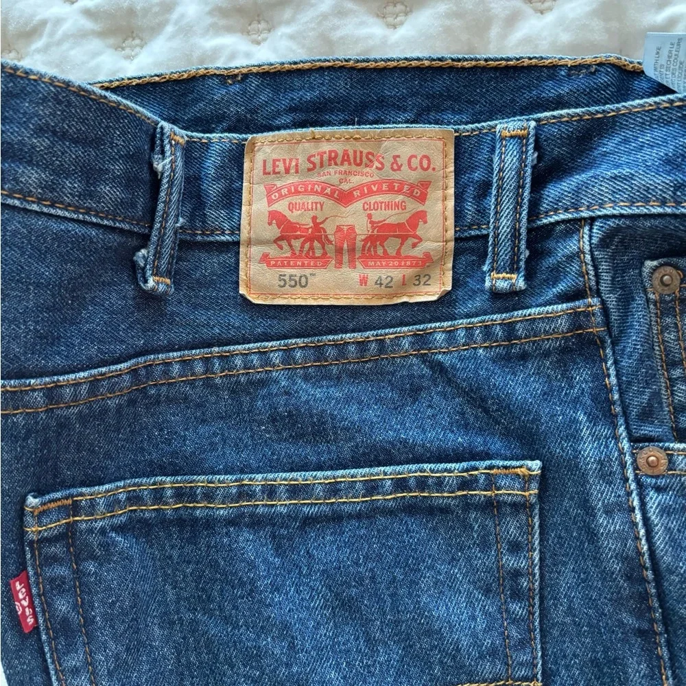 Levi’s Men’s 550 Jeans  42x 32 - Picture 2 of 4